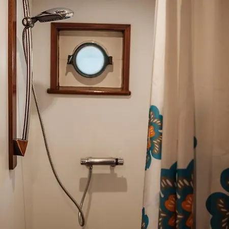 Hostel Traditioneel Zeilschip Actief *