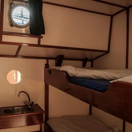 Traditioneel Zeilschip Actief Hostel Den Helder